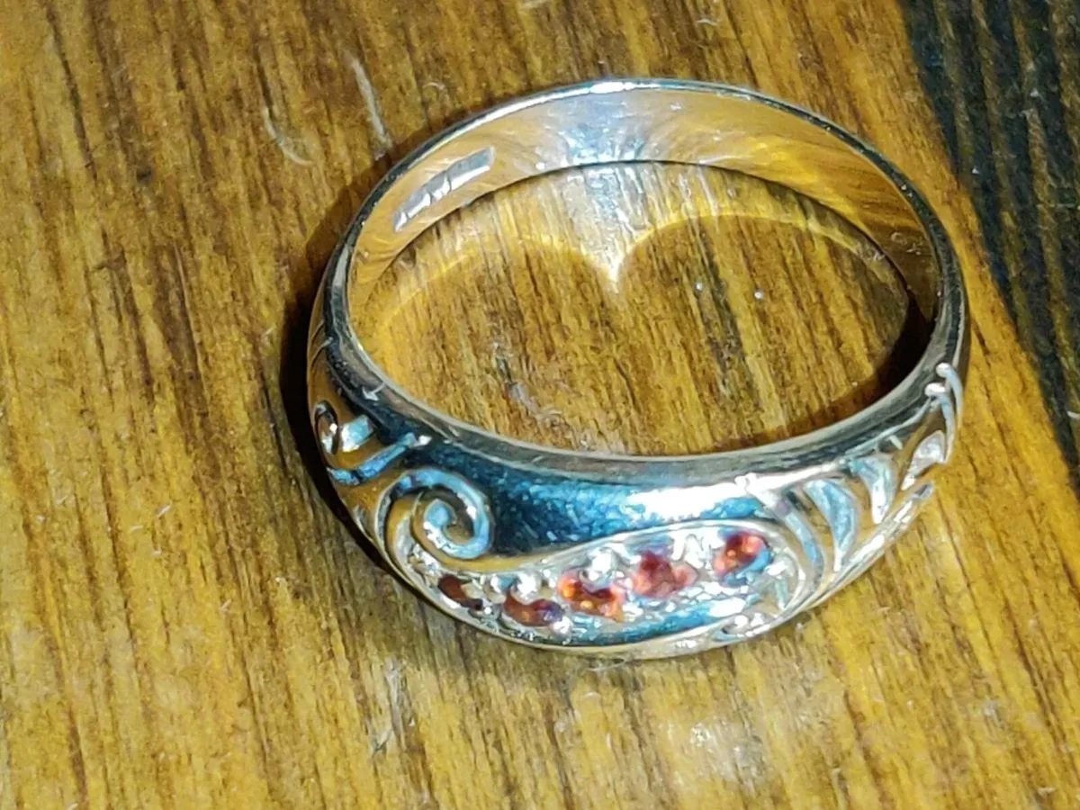CELTIC GARNET, 9CT Gold Vintage Unisex Signet Ring - Image 3
