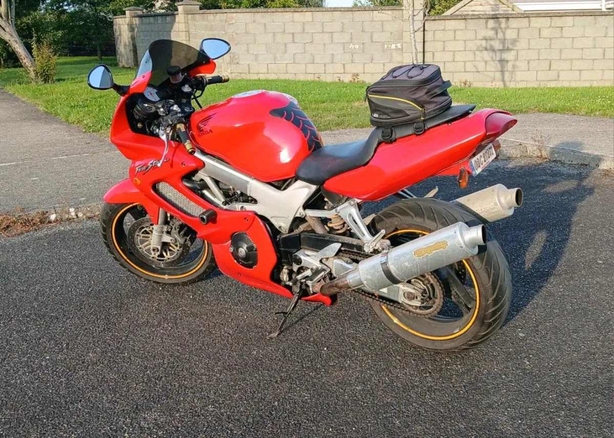 Honda VTR 1000 - Image 2