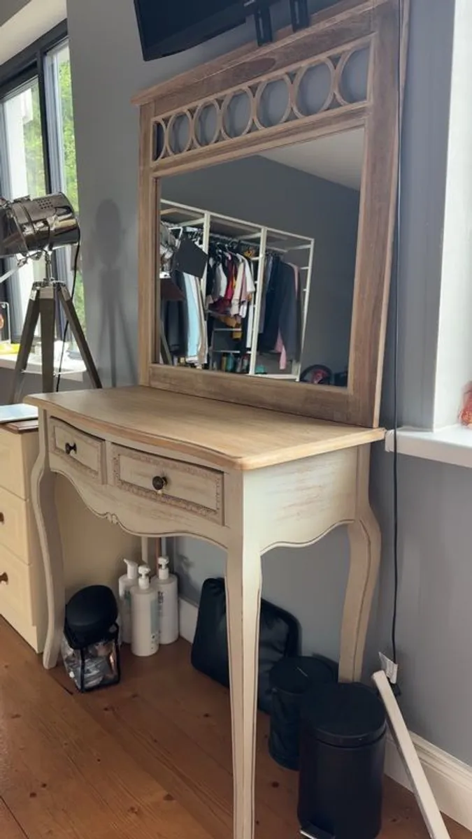 Dressing table and mirror - Image 3