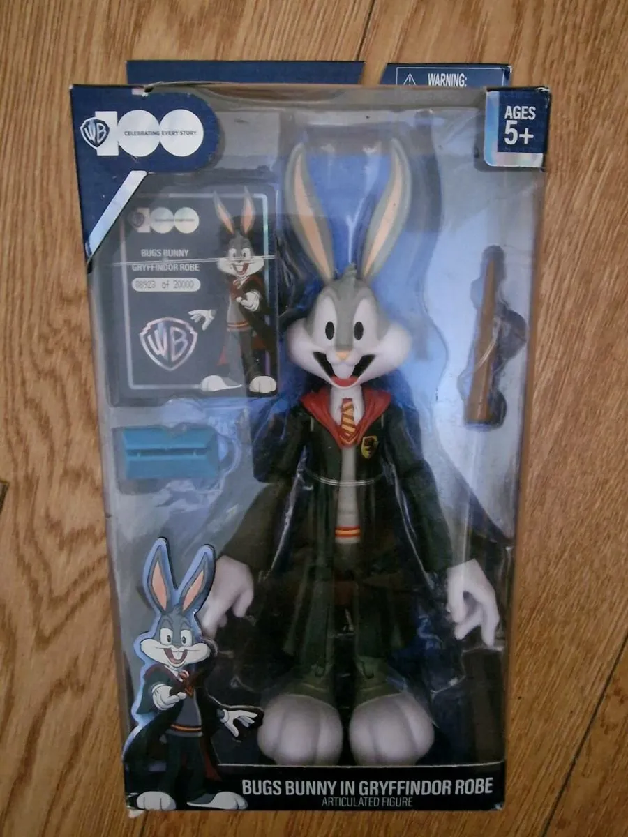 Warner Brothers 100 18cm Bugs Bunny in Gryffindor - Image 1