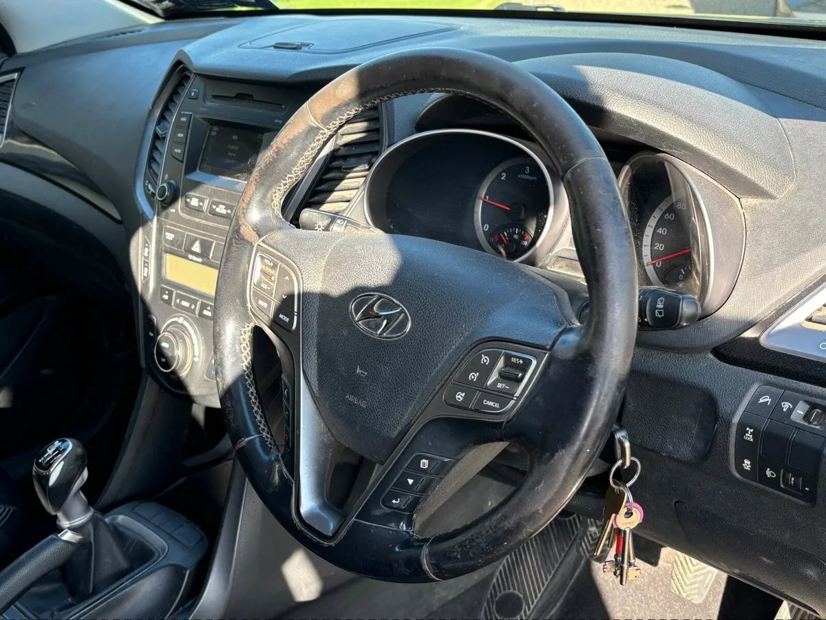 Hyundai Santa Fe 2014 - Image 3