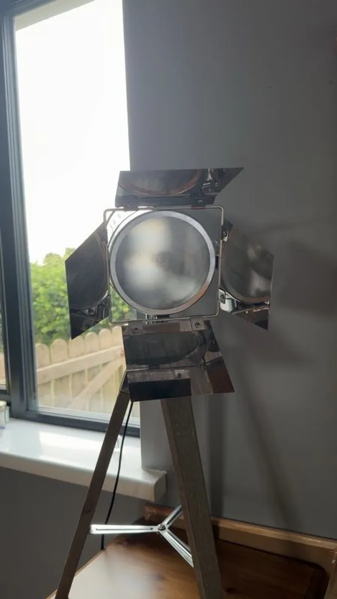 Studio Style Lamp - Image 2