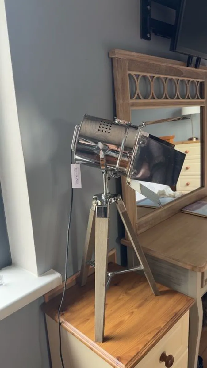 Studio Style Lamp - Image 3
