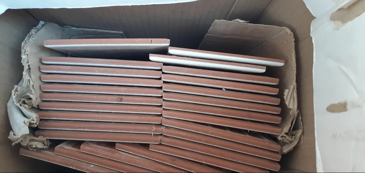 26 Cream Metro / Subway Tiles (20 x 10cm) - Image 1
