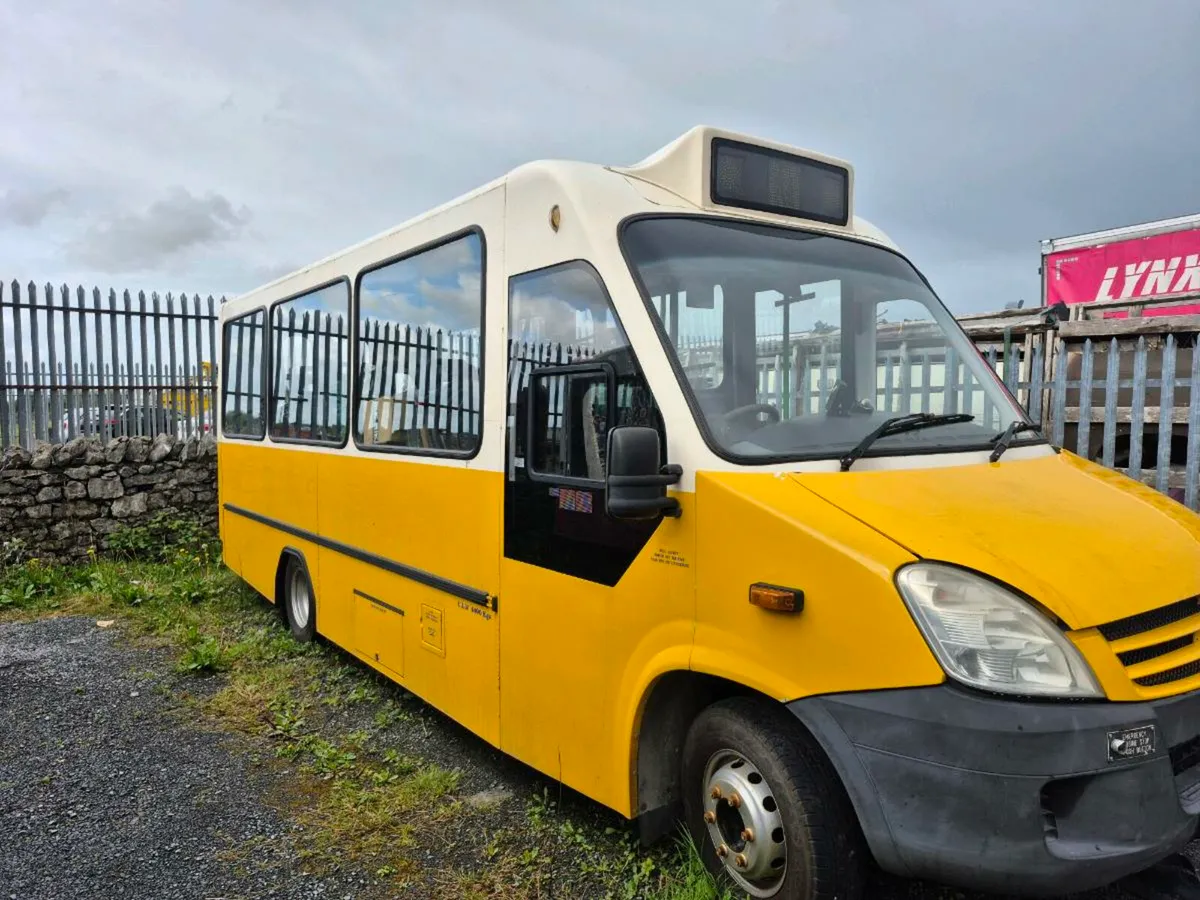 2009 iveco school bus. - Image 1