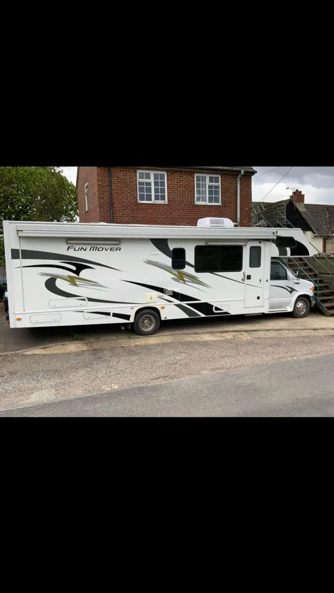 Camper - Image 1