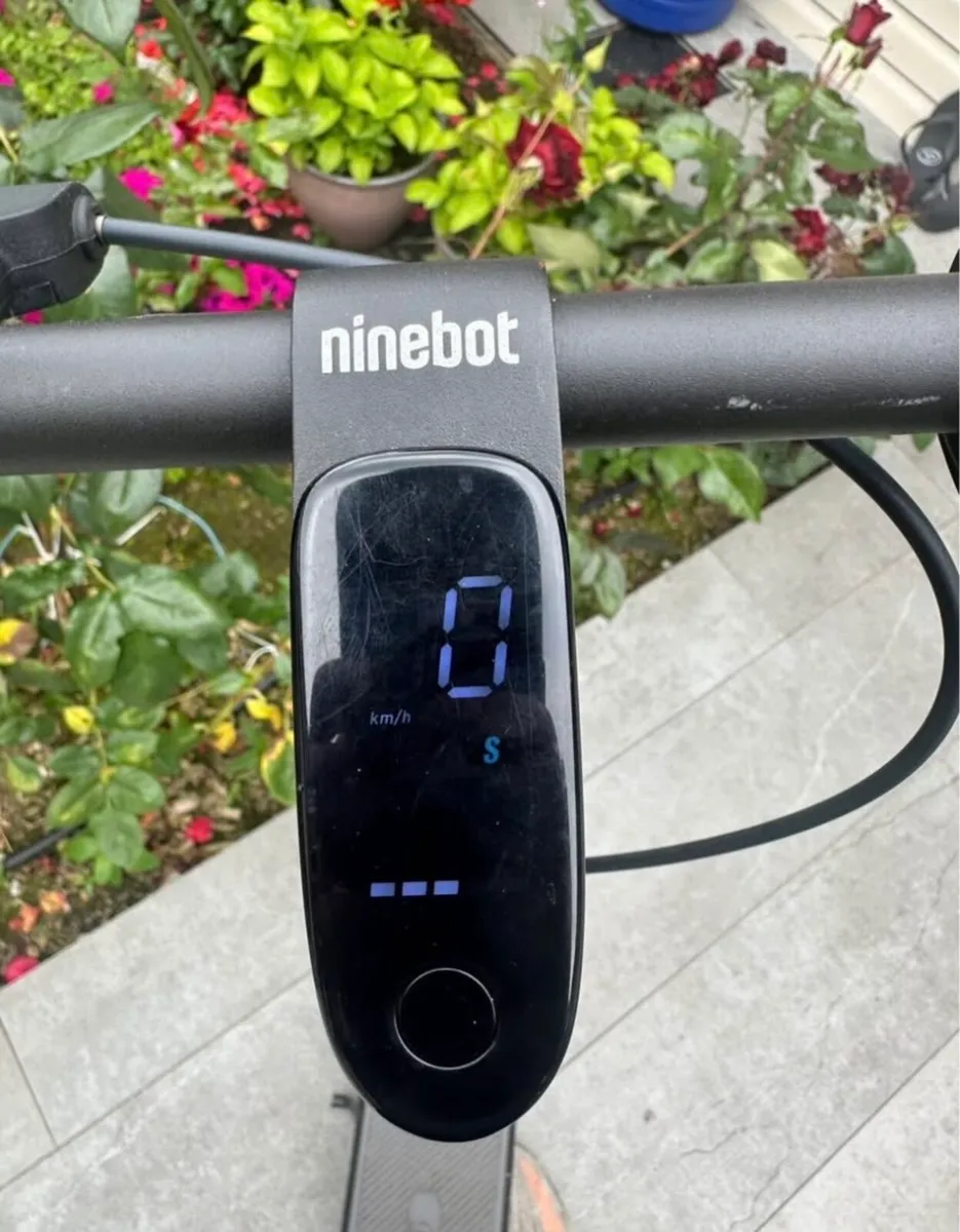 Ninebot e-scooter - Image 2