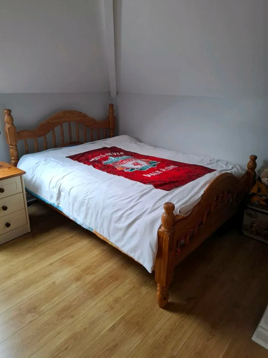 5ft 6in bed - Image 4