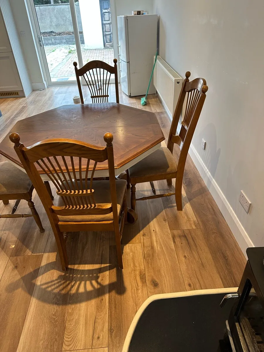 Dining room table - Image 2