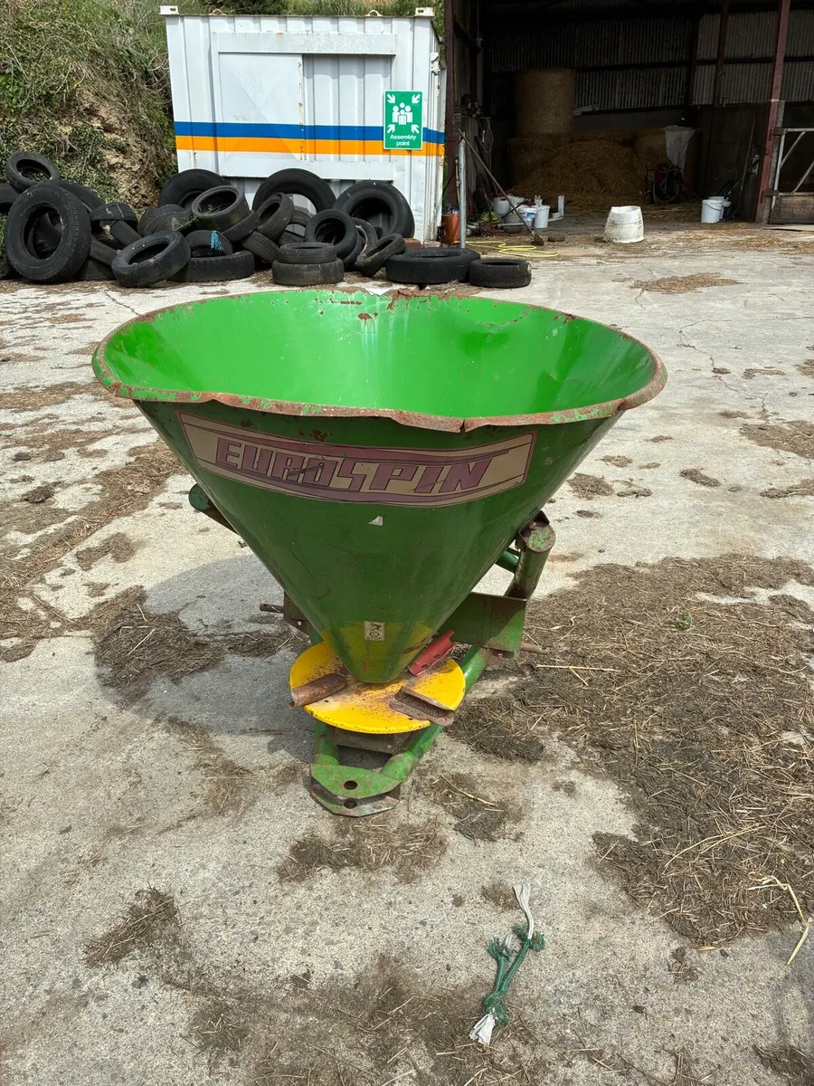 Fertilizer spreader - Image 3