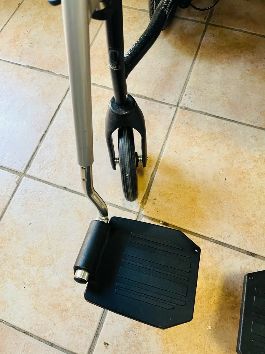 G-Logic. Lightweight Wheelchair. - Image 4