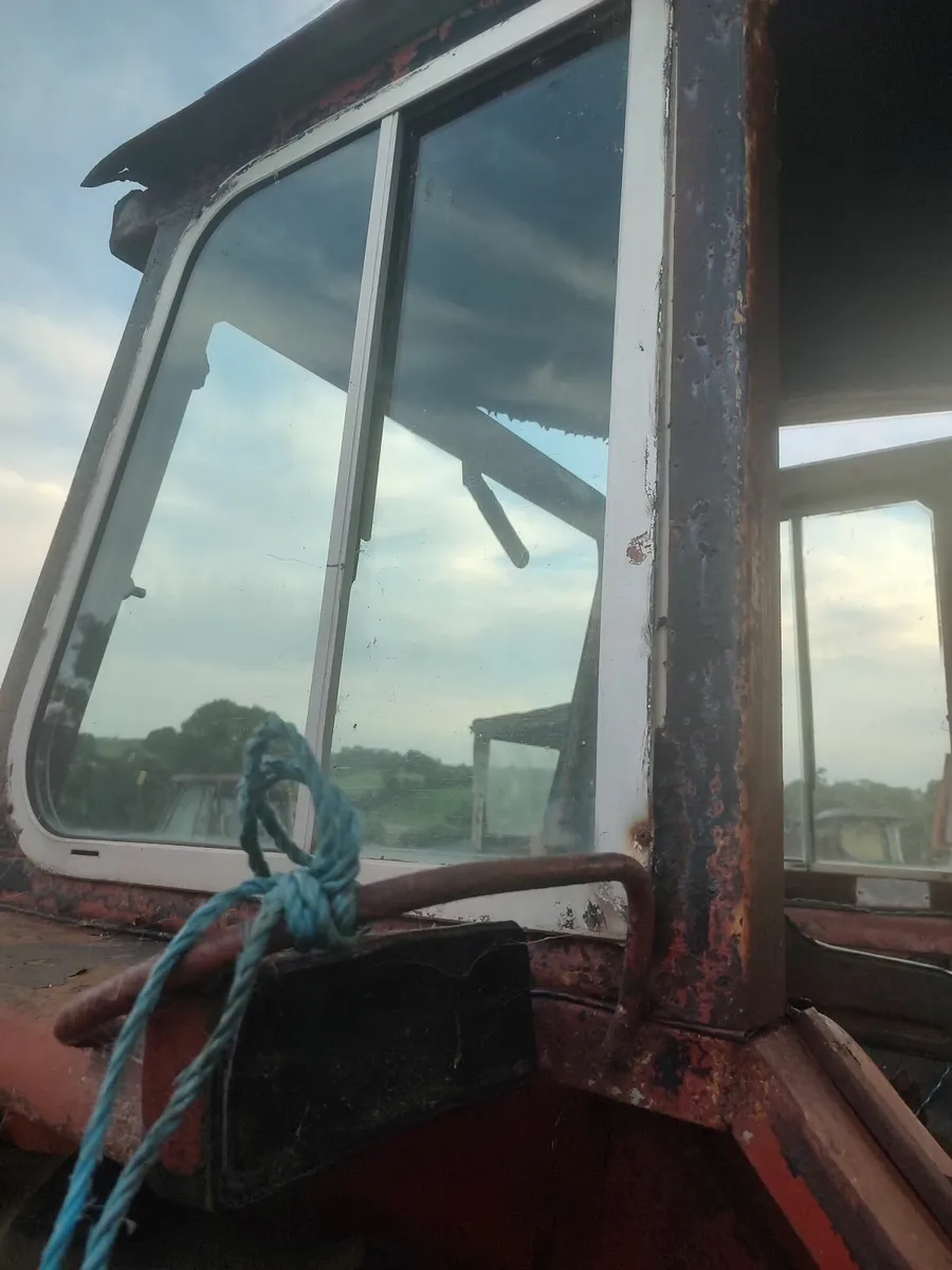 International Cab Aluminium Side Glass Panel