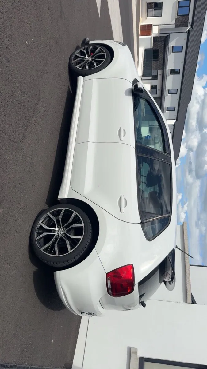 White Volkswagen Polo - Image 3