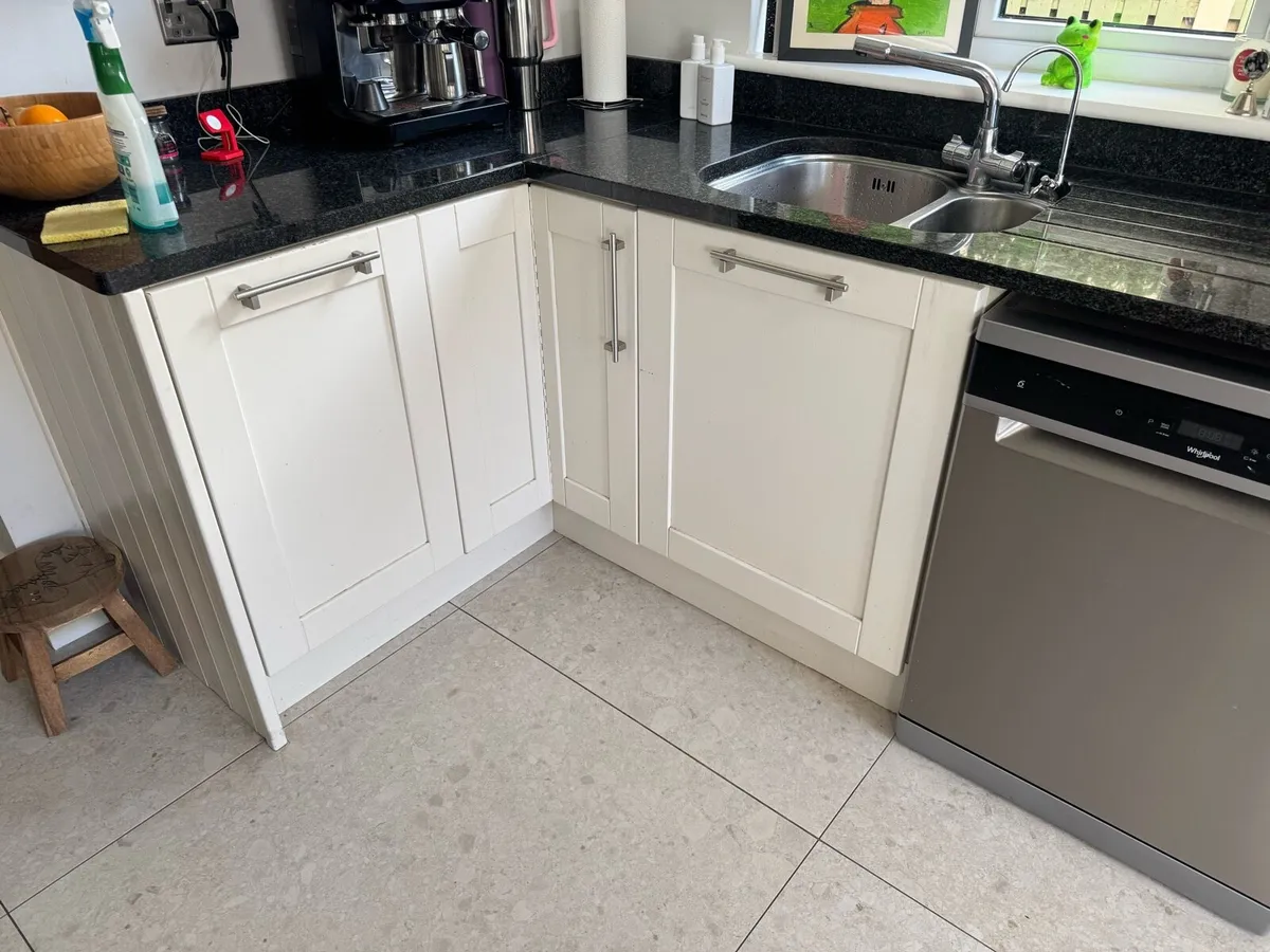 Whirlpool dishwasher - Image 2