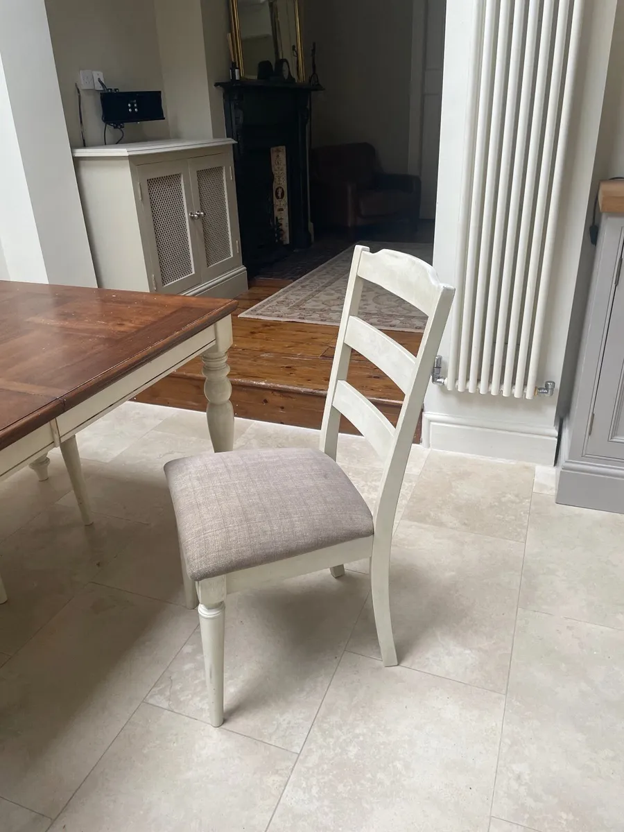 Kitchen table and chairs - Image 2