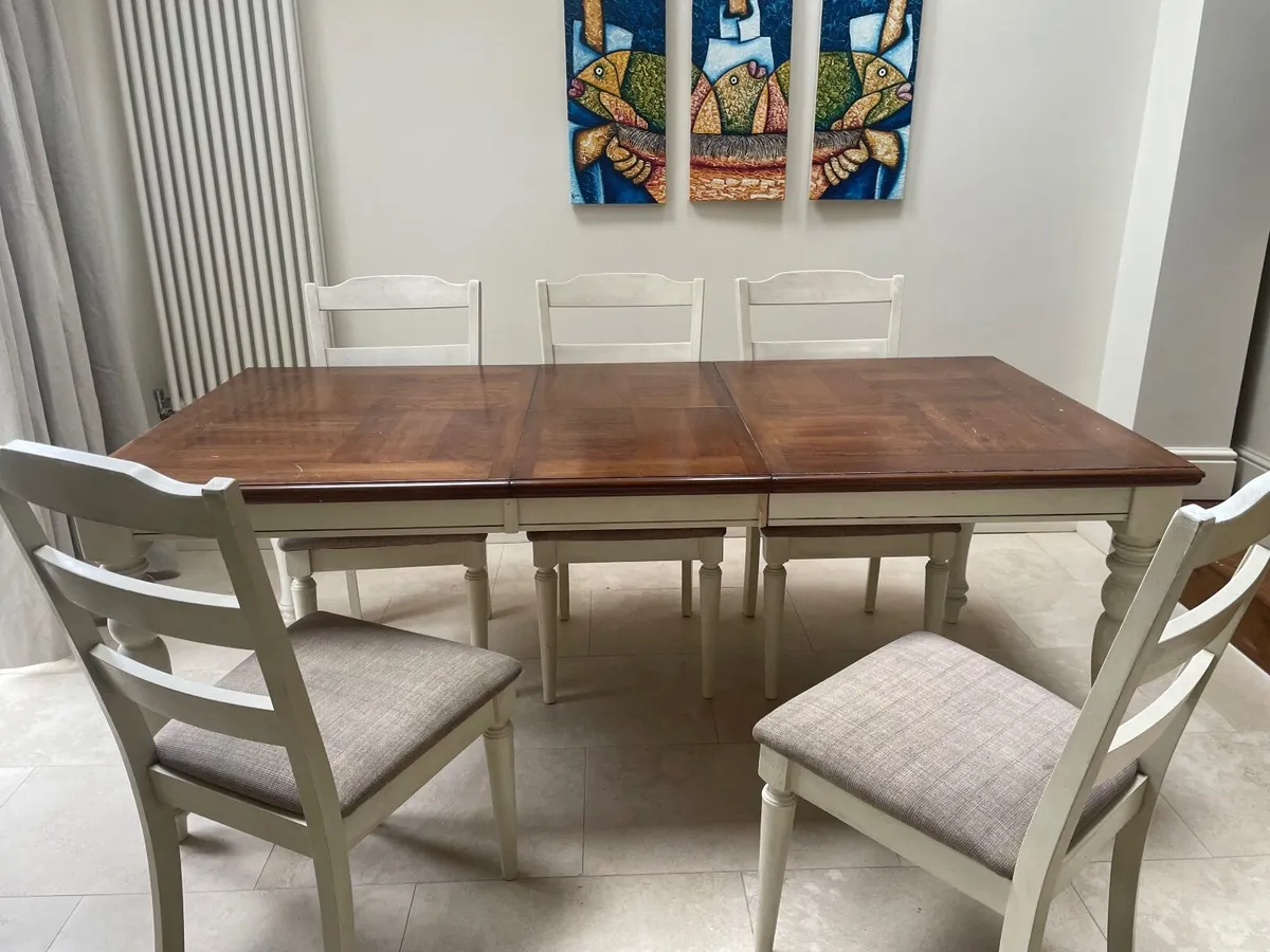 Kitchen table and chairs - Image 3