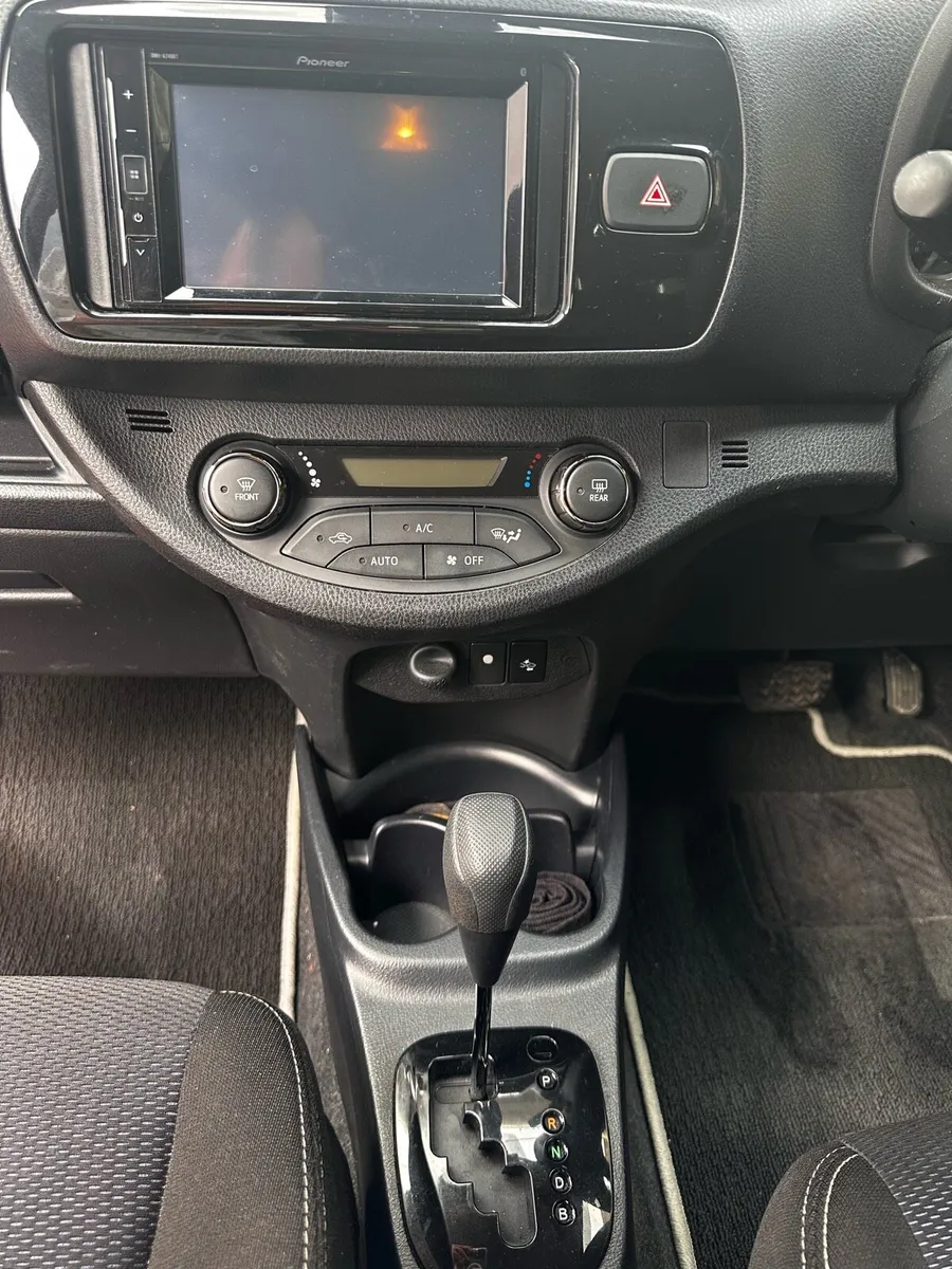 2018 Toyota Vitz (Yaris) - Image 4