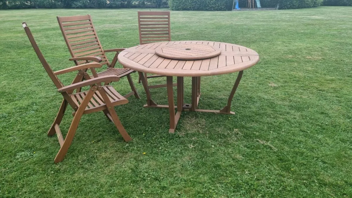 Garden table and 6 chairs - Image 3
