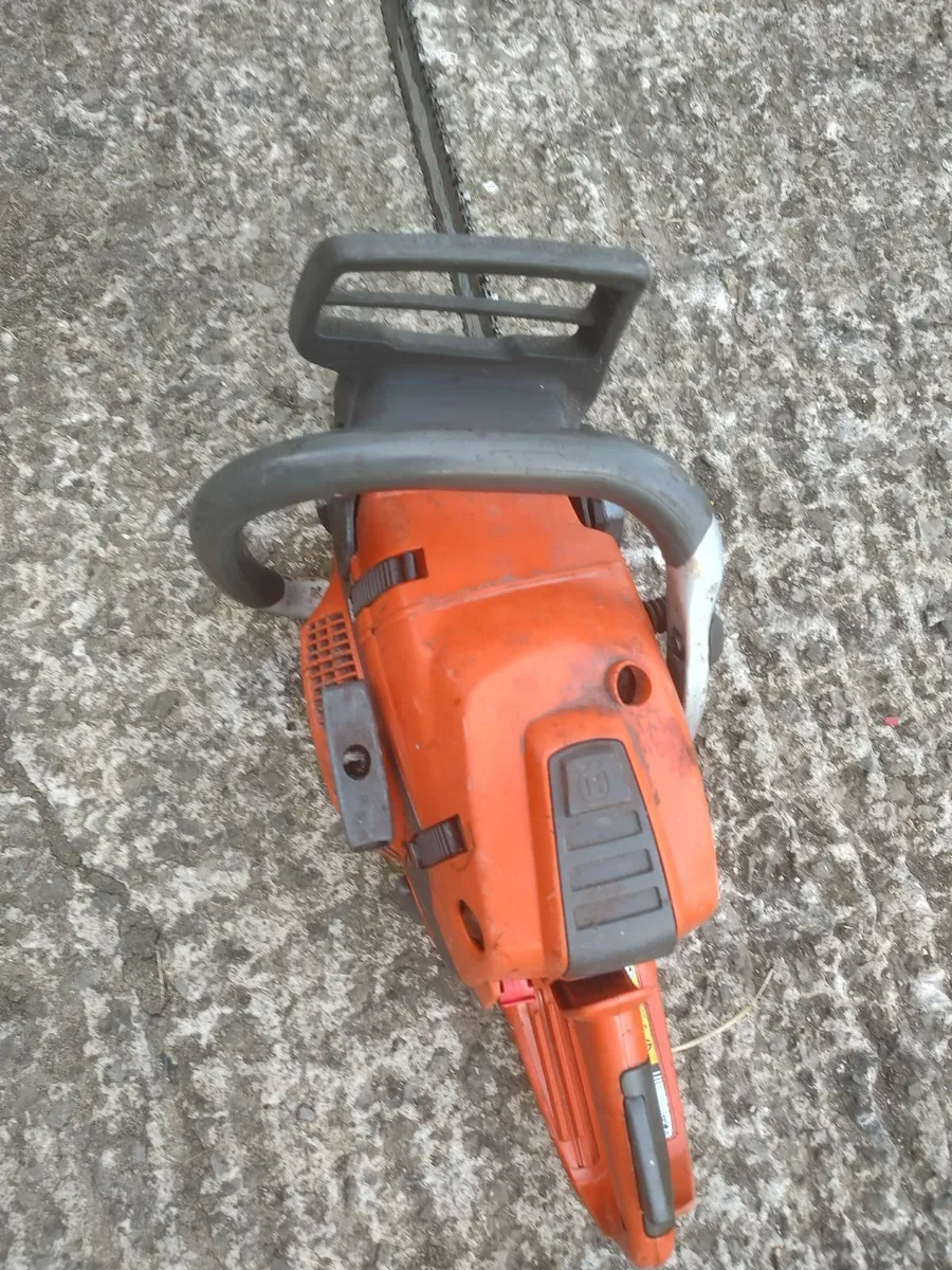 Husqvarna 560XP Chainsaw - Image 2