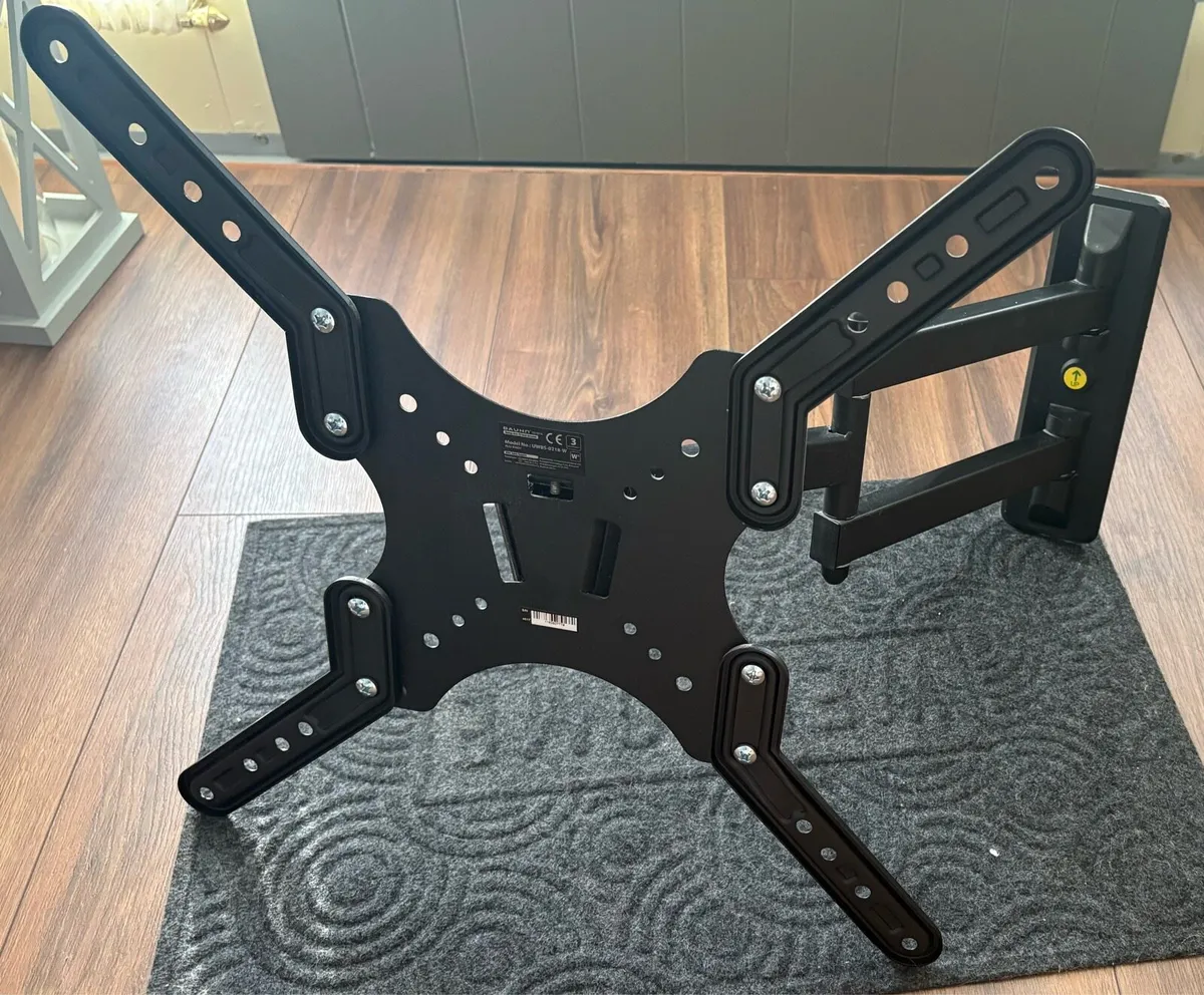 Bauhn Swivel/Tilt Tv Bracket - Image 1
