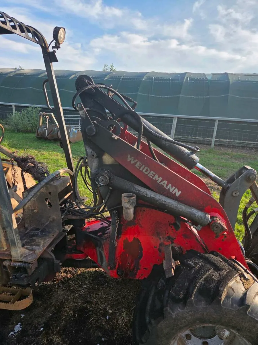 Loader - Image 3