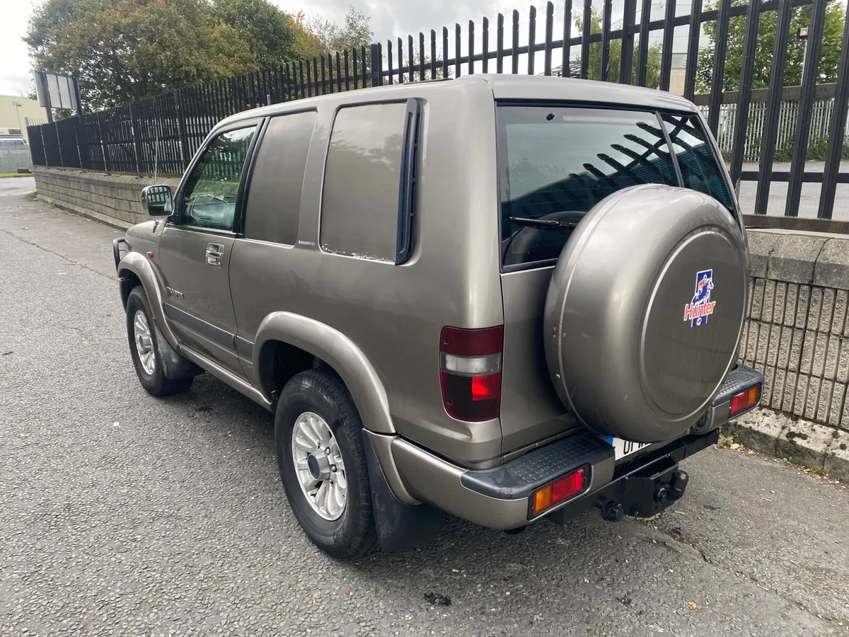 Isuzu Trooper 2001 - Image 2