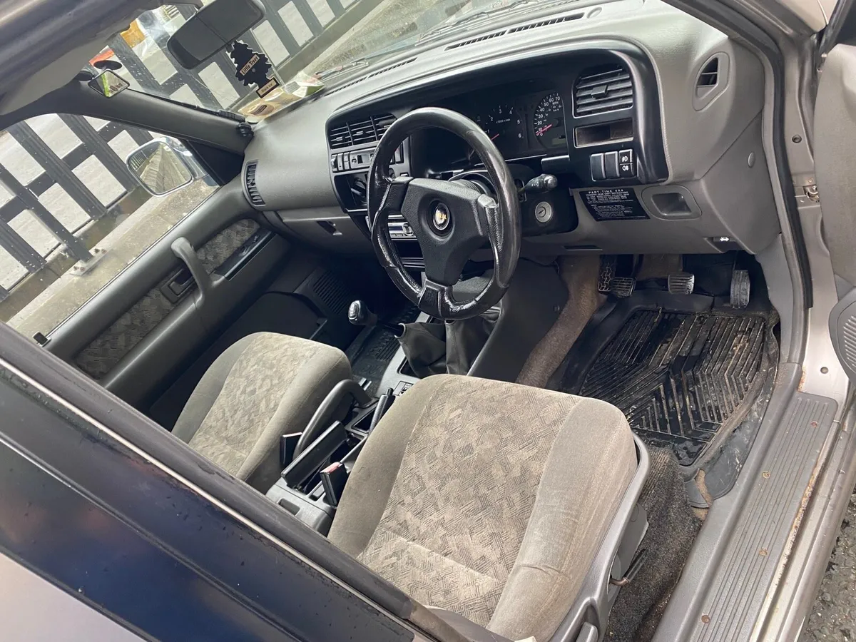 Isuzu Trooper 2001 - Image 3