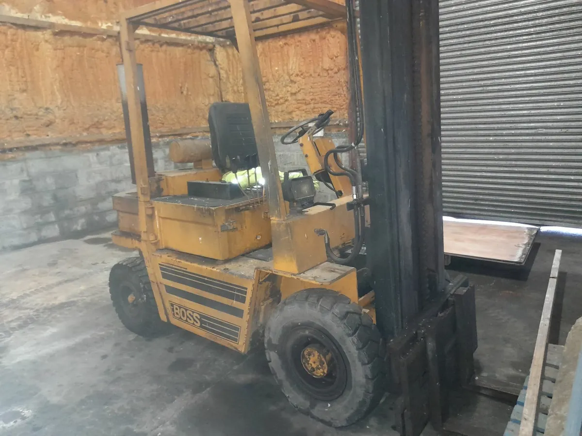 Forklift - Image 3