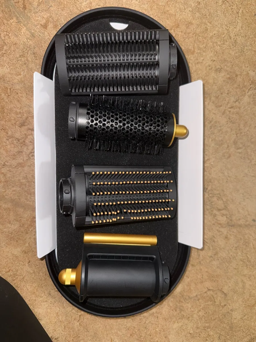 Dyson Air Wrap multi styler - Image 4