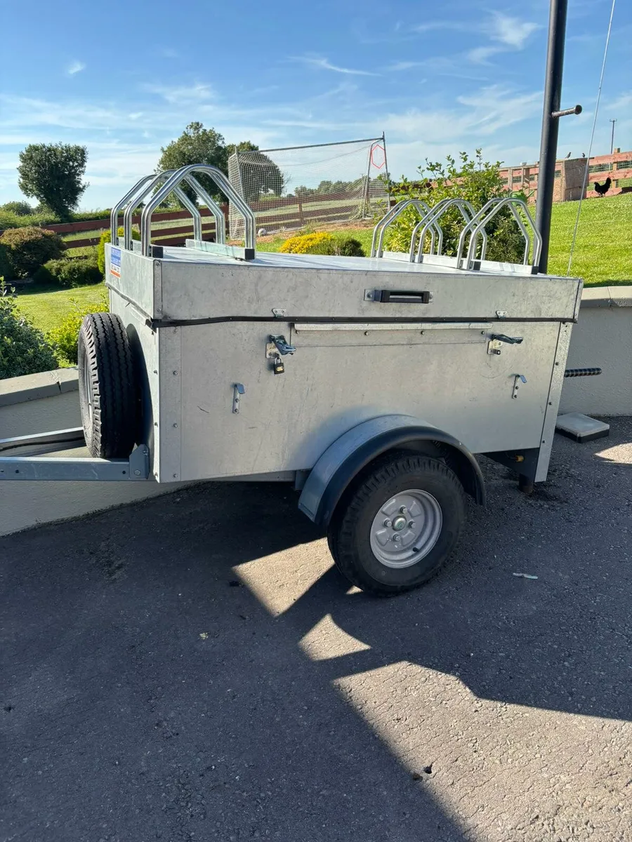 Camping Trailer - Image 1
