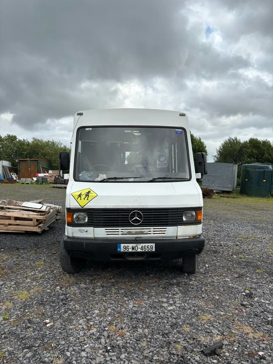Coach and buses - Image 2