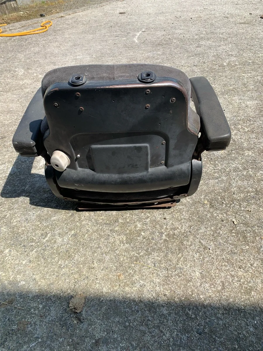 Tractor Seat - Image 4