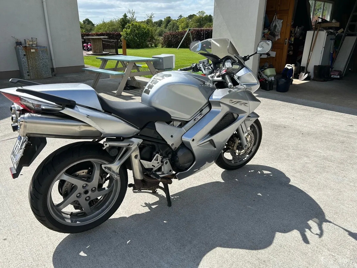 Motorcycle - Image 4