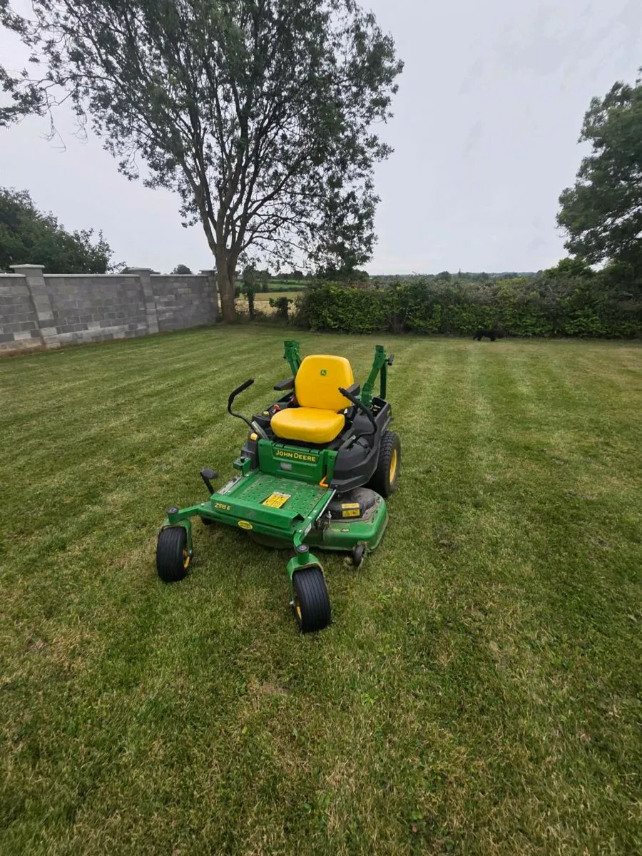 John Deere Z515E zero turn mower - Image 2