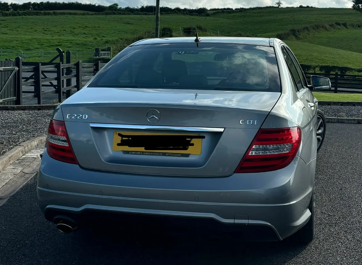 Mercedes-Benz C-Class 2013 - Image 2