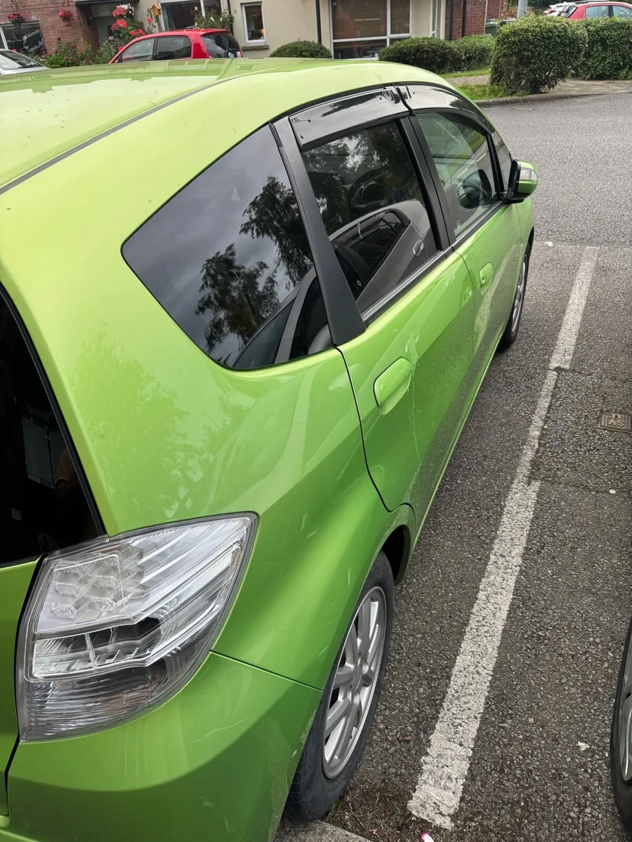 Car - Image 2
