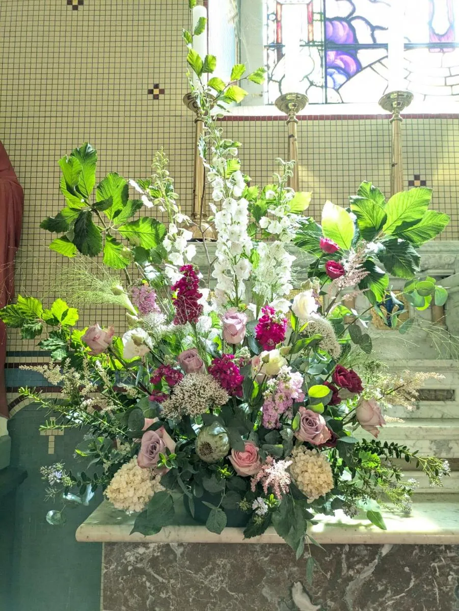 Wedding flowers - Image 4