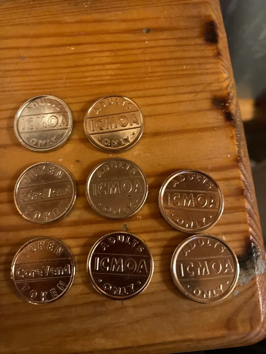 8 ICMAO tokens - Image 2