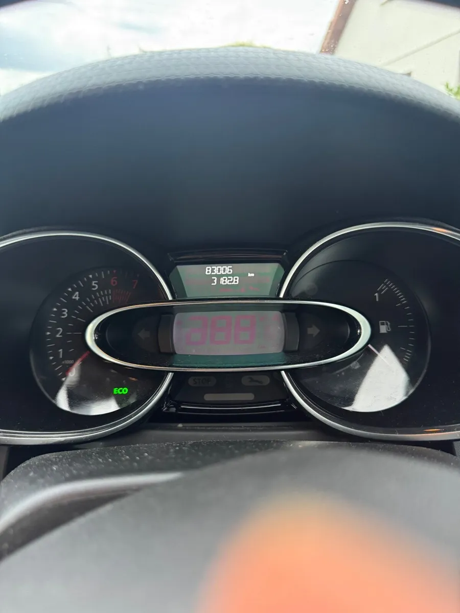 Renault Clio 2019 - Image 2