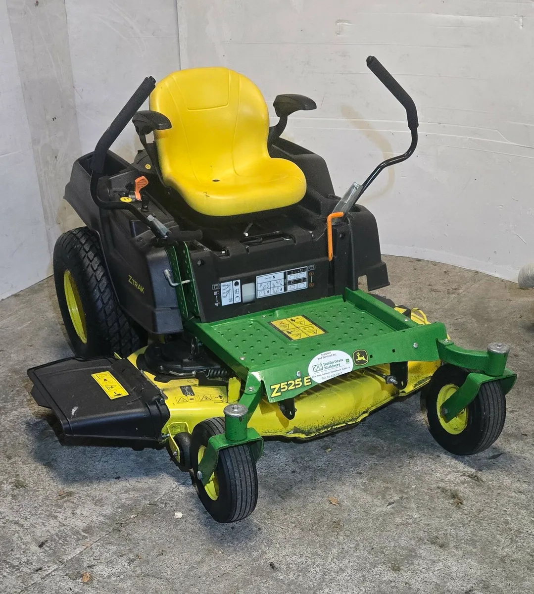 John Deere 22hp 48" ZERO TURN - Image 1