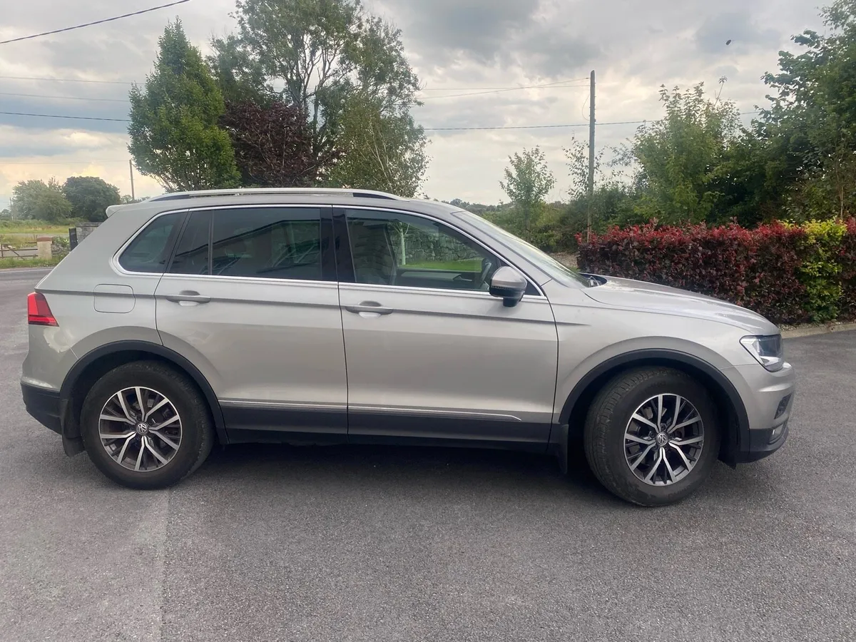 Volkswagen Tiguan CL  2.0 TDI 2017 - Image 2
