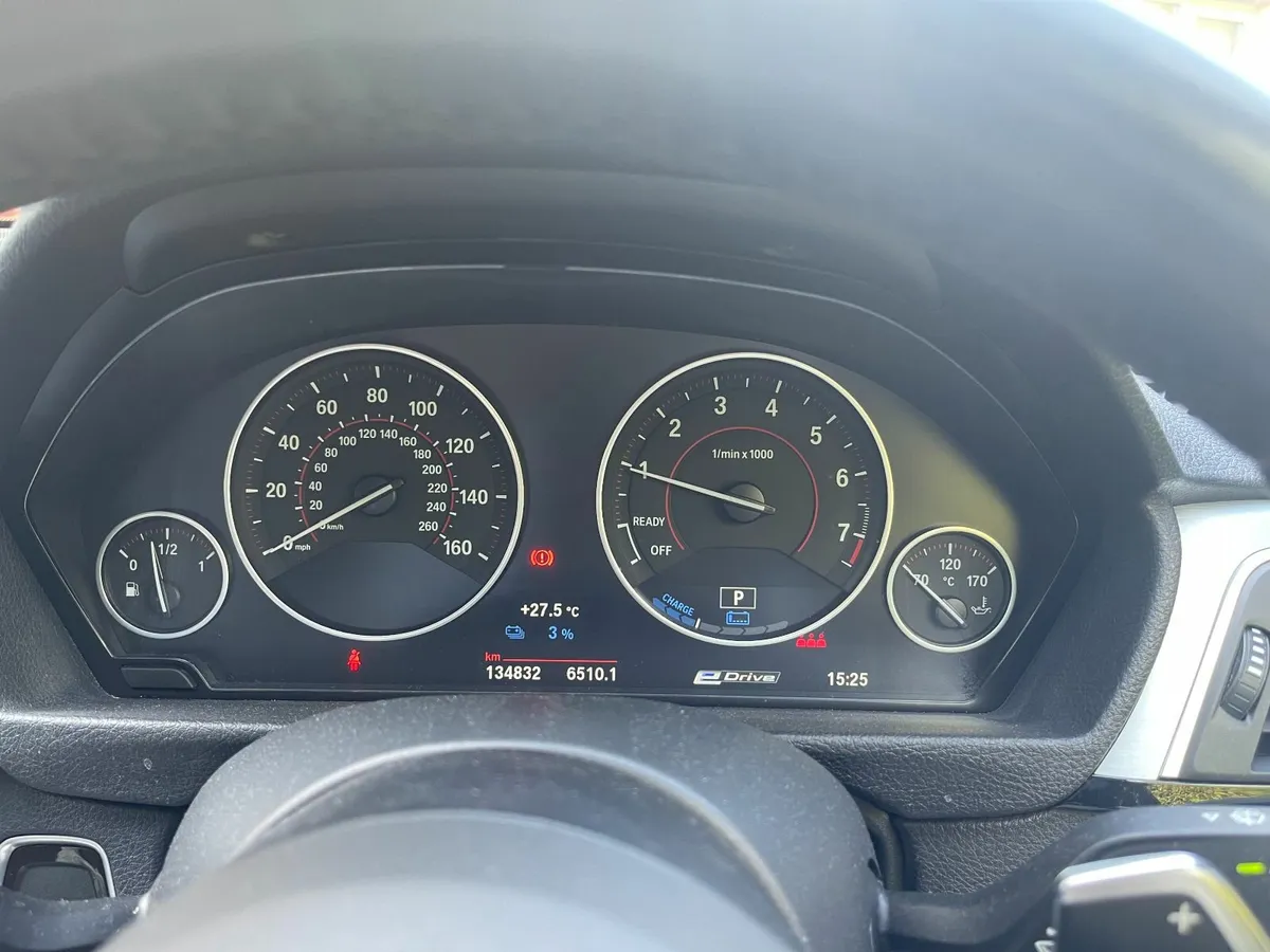 BMW 3-Series 2017 - Image 2