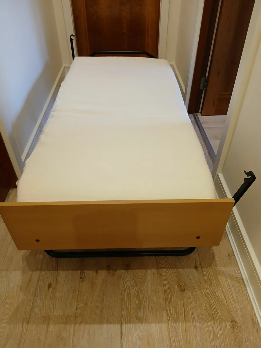 Foldable bed - Image 4