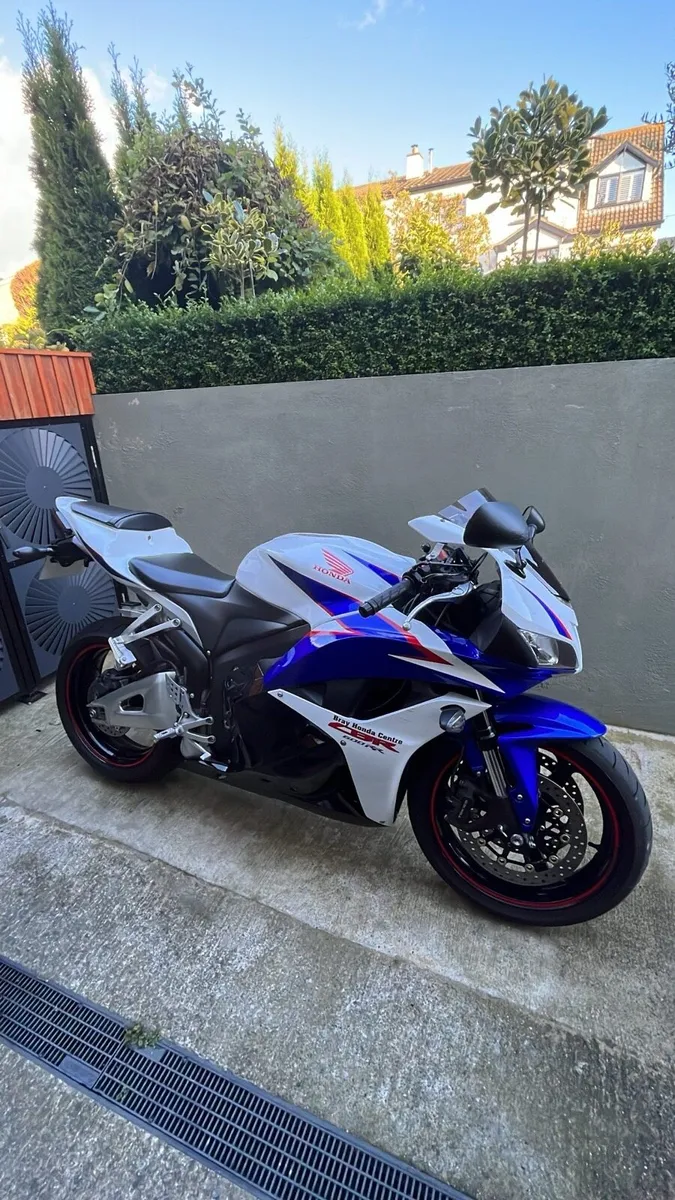 Honda CBR600RR - Image 1