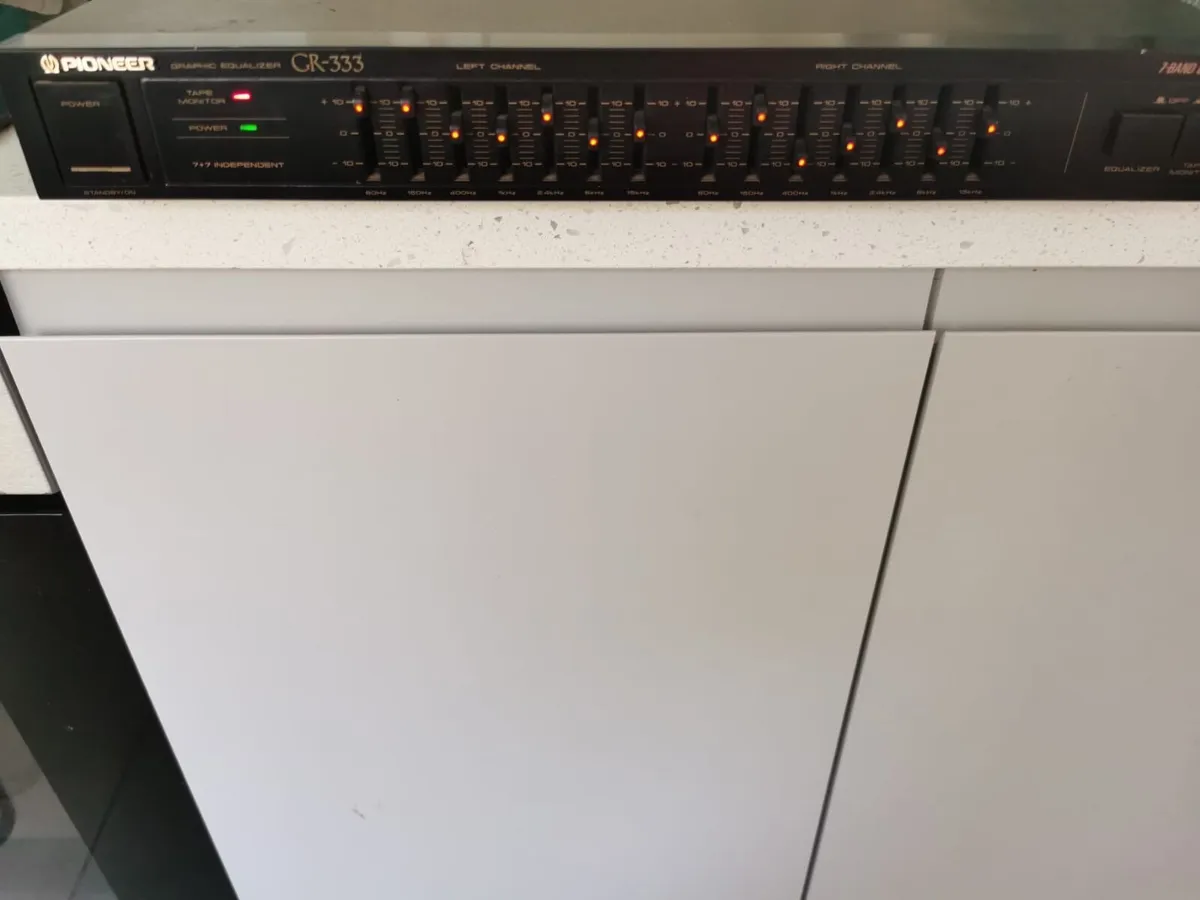 Pioneer Graphic Equaliser - Image 2