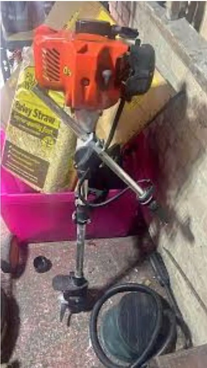 Kayak + 3.2 HP engine outboard - Image 2