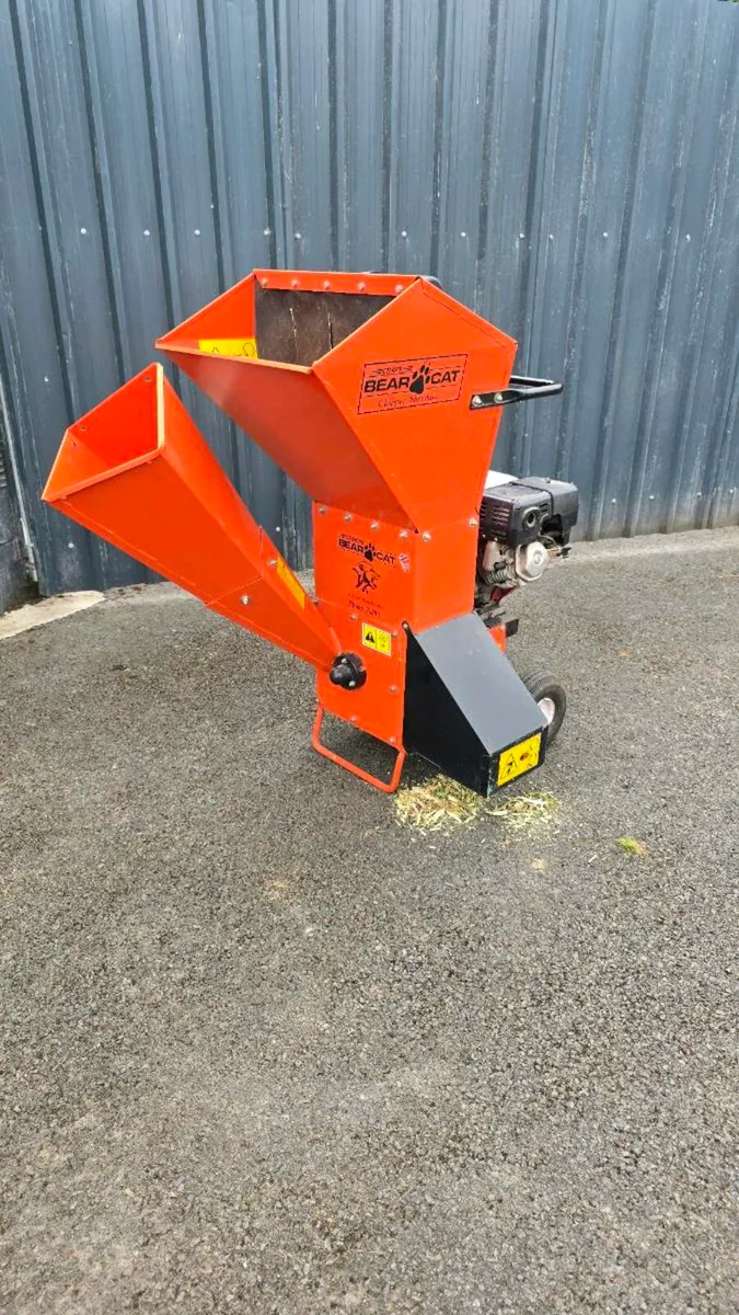 Bearcat Honda 8hp chipper shredder - Image 2