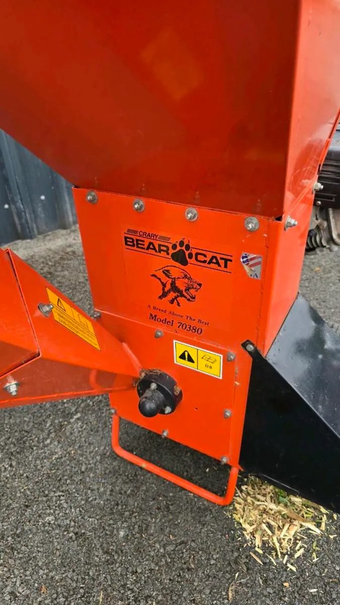 Bearcat Honda 8hp chipper shredder - Image 3