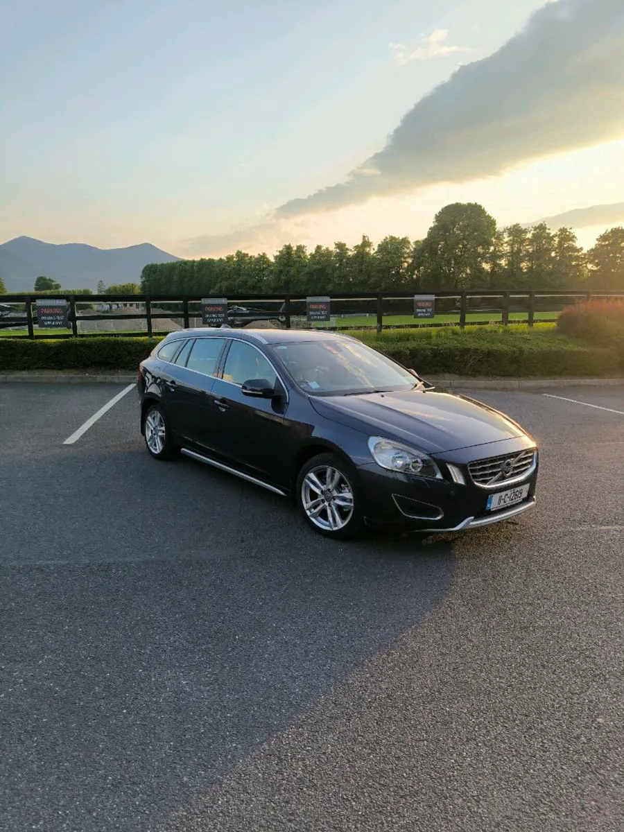 Volvo V60 2L D3 2011 - Image 1