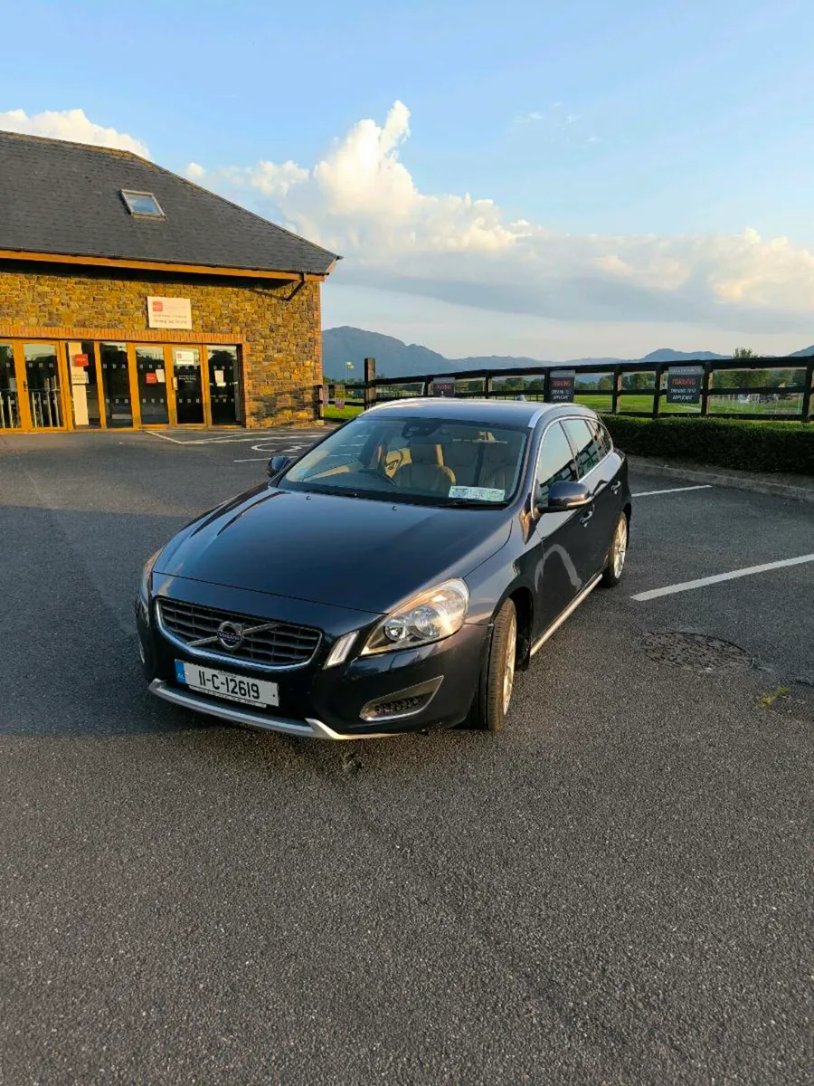 Volvo V60 2L D3 2011 - Image 2